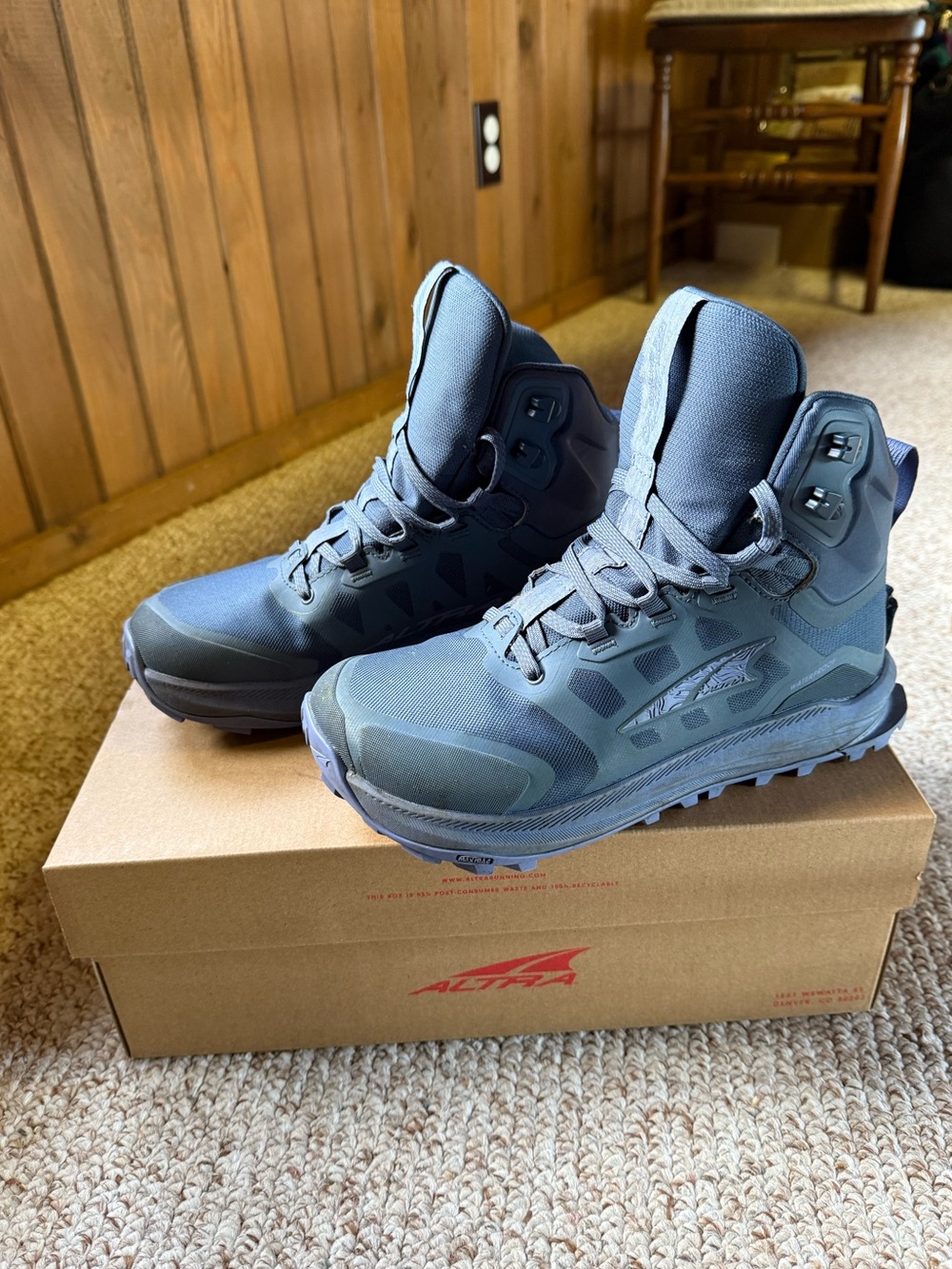 Altra Lone Peak 9 Waterproof Mid Women’s Hiking Boots 7.5